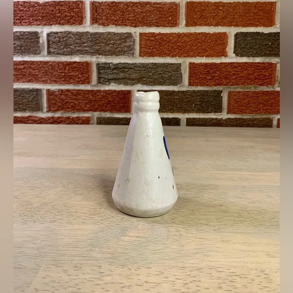 Vintage WILLIAMSBURG Pottery Salt Glazed Stoneware Cobalt LEAF 3½